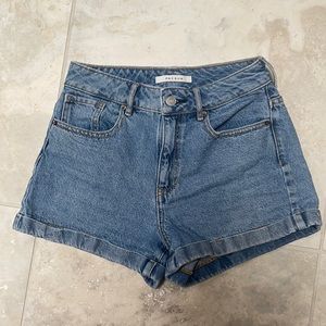 Dark wash PacSun jean shorts in a size 24
